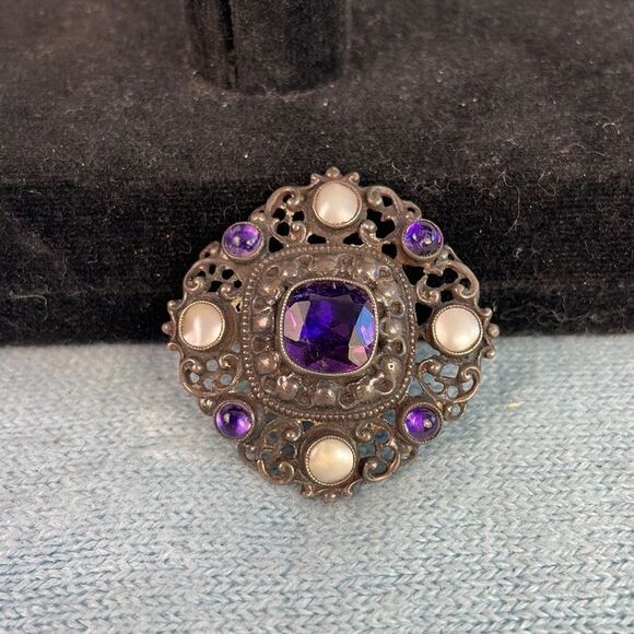 Accessories - Vintage Sterling Filagree w Amythyst Pin